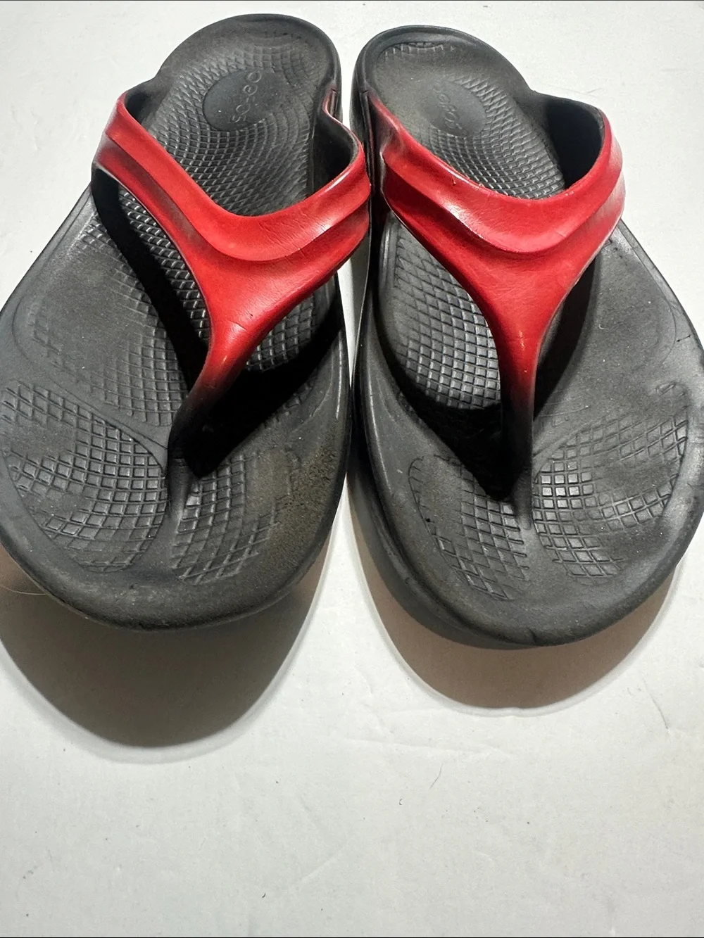 OOFOS OOlala Black & Red Foam Flip Sandals - Crocs Style size W11 comfortable - Picture 5 of 7